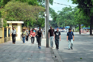 Hà Nội cấm xe 6 tuyến phố phục vụ đi bộ
