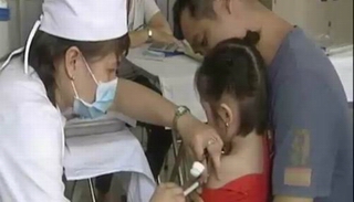 Trẻ từ 1-14 tuổi: Sẽ được tiêm miễn phí vắcxin sởi-rubella