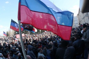 Người biểu tình chiếm giữ đài truyền hình ở Donetsk
