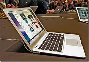 Apple nâng chip,giảm giá MacBook Air 2 triệu đồng