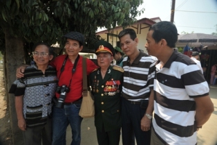 Đoàn nhà báo Bộ Thông tin &Truyền thông công tác tại Điện Biên
