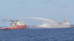 Trung Quốc tiếp tục dùng tàu, máy bay uy hiếp tàu Việt Nam