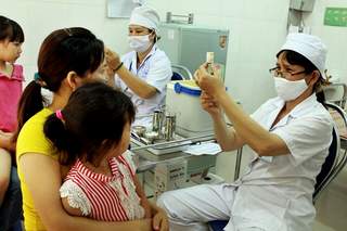 Hà Nội: Kéo dài thời gian tiêm vét vắc xin sởi