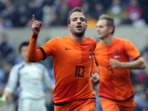 Hà Lan nhận hung tin trước thềm World Cup 2014