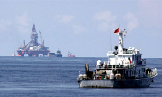 40 tàu cá phía Trung Quốc uy hiếp tàu cá Việt Nam