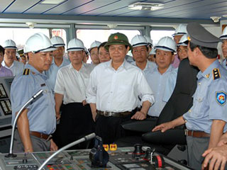Thủ tướng thị sát tàu Kiểm ngư lớn nhất Việt Nam