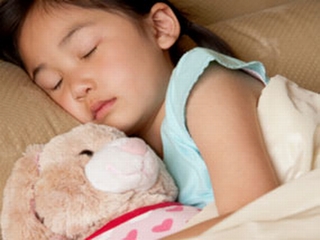 Mẹo đơn giản giúp trẻ ngủ đúng giờ