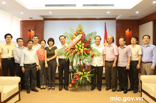 Thủ tướng Chính phủ gửi lẵng hoa chúc mừng Bộ Thông tin và Truyền thông nhân Ngày Báo chí Cách mạng Việt Nam