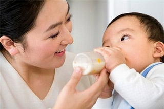 Khi nào nên cai sữa cho trẻ?
