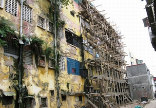 Hải Phòng: Chết người vì sập ban công chung cư cũ