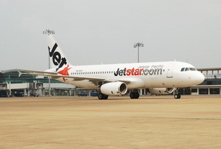 Chim va khiến Jetstar Pacific hủy bay