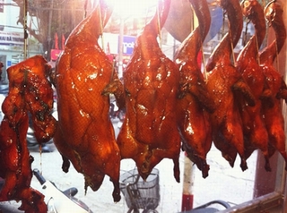 Kết quả kiểm tra chất tạo màu cho gà, vịt quay ở Hà Nội