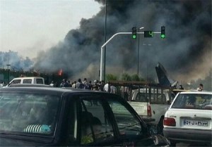 Máy bay dân sự rơi gần thủ đô Iran làm hơn 40 người chết