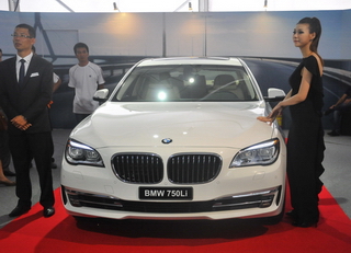 BMW mở riêng triển lãm xe tại Hà Nội
