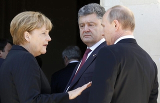 Tổng thống Ukraine đem “quân đội mạnh” ra doạ Putin