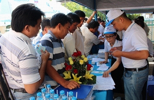 VNPT Phú Yên hỗ trợ ngư dân vùng biển