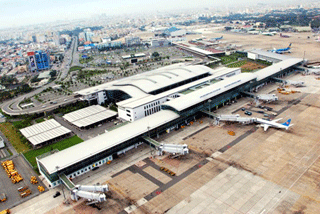 Quá tải tại sân bay lớn nhất Việt Nam