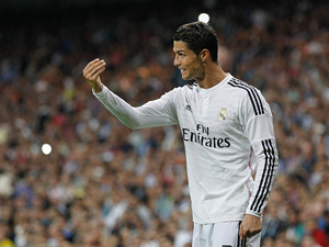 Lập hat-trick, Ronaldo chạm kỉ lục mới ở La Liga