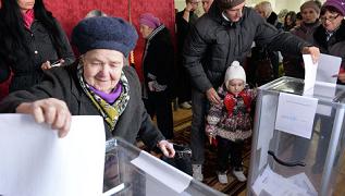 Hậu bầu cử miền đông Ukraine là cuộc chiến Đông-Tây?