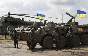 Xe tăng Ukraine lại rầm rập tấn công miền đông