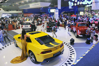 Gần 600 khách mua ô tô ngay tại VMS 2014