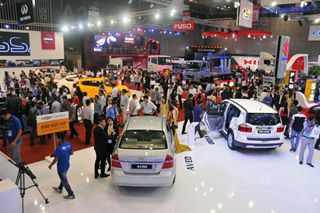 2014: Doanh số thị trường ô tô gần chạm đỉnh