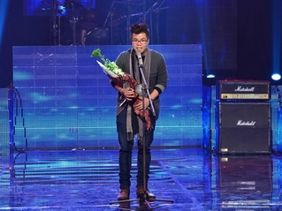  Đinh Mạnh Ninh giành chiến thắng tại Bài hát Việt tháng 11