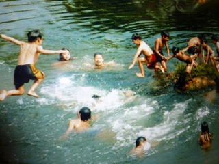 Mỗi ngày khoảng 20 trẻ em Việt bị đuối nước