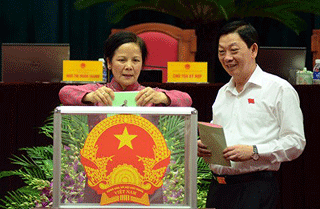 Hà Nội lấy phiếu tín nhiệm 15 lãnh đạo chủ chốt