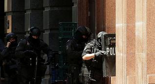 Nổ súng kinh hoàng kết thúc vụ khủng bố Sydney