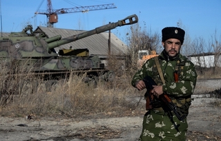 Miền đông ngừng bắn, “cuộc chiến” Nga-Ukraine vẫn nóng