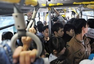 Tiếp tục khảo sát về quấy rối tình dục trên xe buýt