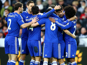 Vòng 22 Premier League: Chelsea cuốn phăng Swansea, M.U hạ nhọc QPR
