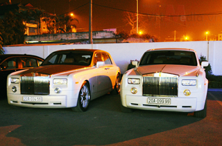  Cặp Rolls-Royce biển đẹp ‘đổ bộ’ xuống Hà Nội