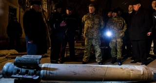 Tổng thống Ukraine mang vũ khí đến bàn đàm phán?