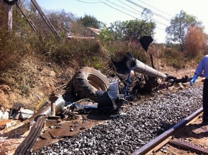 Bình Thuận: Tai nạn đường sắt nghiêm trọng, tàu Bắc Nam tê liệt