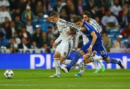 Lượt về knock out Champions League: Real Madrid &quot;chết hụt&quot; ngay tại Bernabeu!