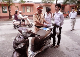 Hà Nội lập tổ cảnh sát lưu động xử phạt qua camera