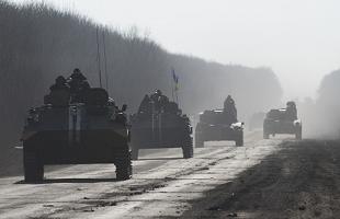 Kiev đưa 200 vũ khí đến vây ráp miền đông?