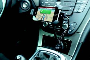 Smartphone đời cũ: Đồ chơi hoàn hảo trên xe hơi