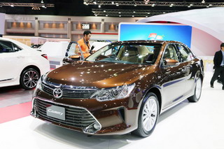 Toyota Camry 2015 sẽ tăng giá tới 100 triệu ?