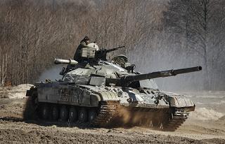 Xe tăng Ukraine bắn phá ác liệt quân ly khai