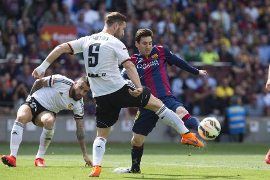 Messi lập công giúp Barca đánh bại Valencia