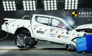 Mitsubishi Triton 2015 đạt an toàn 5 sao