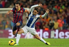 Xavi đạt cột mốc 500 trận cho Barcelona