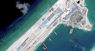 Biển Đông: Trung Quốc “tung đòn phản công” Philippines