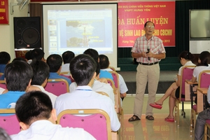 Huẩn luyện an toàn vệ sinh lao động cho nhân viên