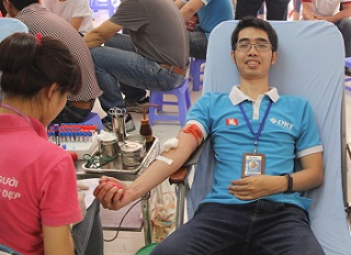 Hơn 200 “dân” văn phòng hiến máu vì bệnh nhân tan máu bẩm sinh