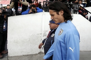 Cha bị bắt, Cavani muốn chia tay tuyển Uruguay!