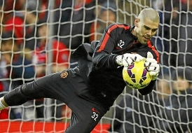 Man Utd muốn &quot;tống khứ&quot; Valdes sang Mỹ